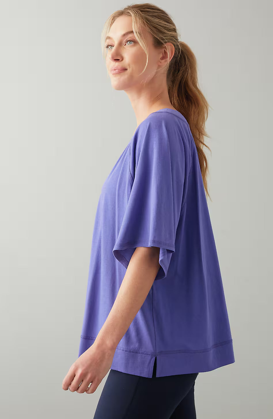 Fit Seamed V-Neck Tee