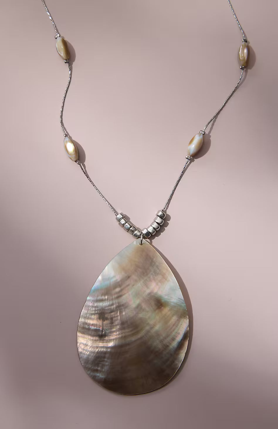 Black Lip Shell Pendant Necklace